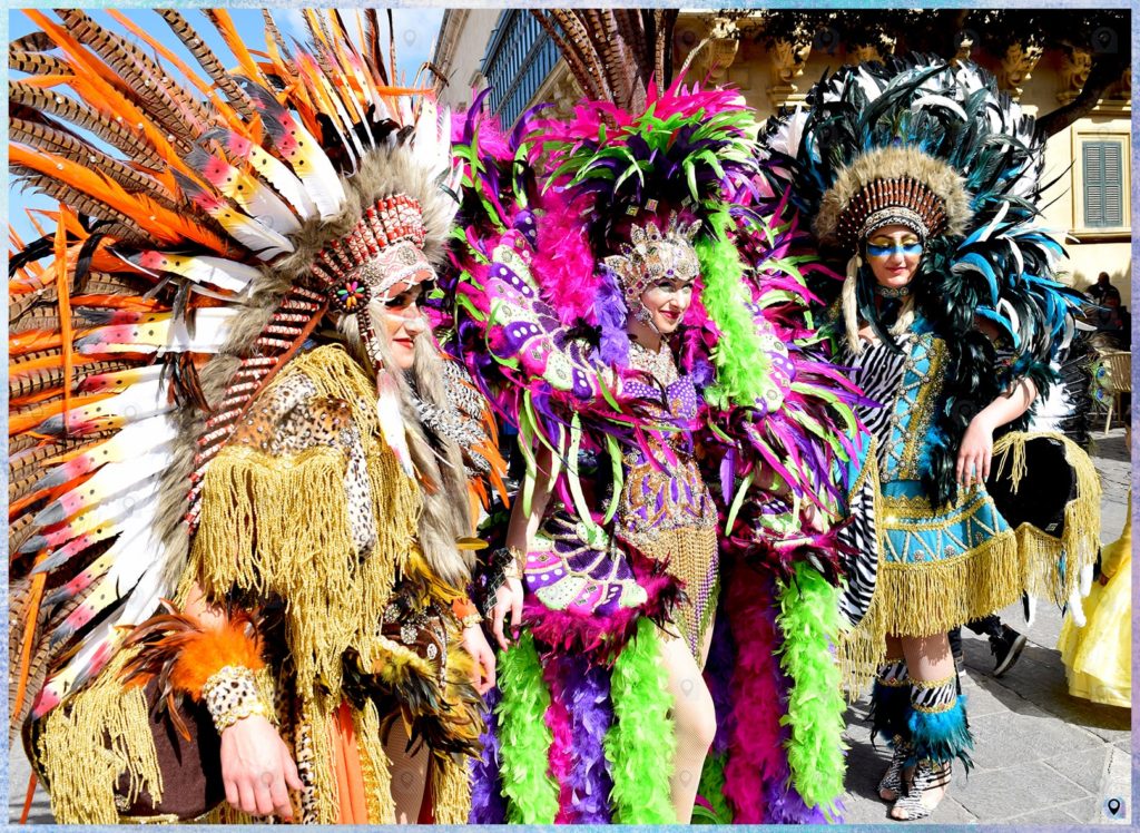 Carnevale di Malta, ballerine brasiliane in abiti colorati