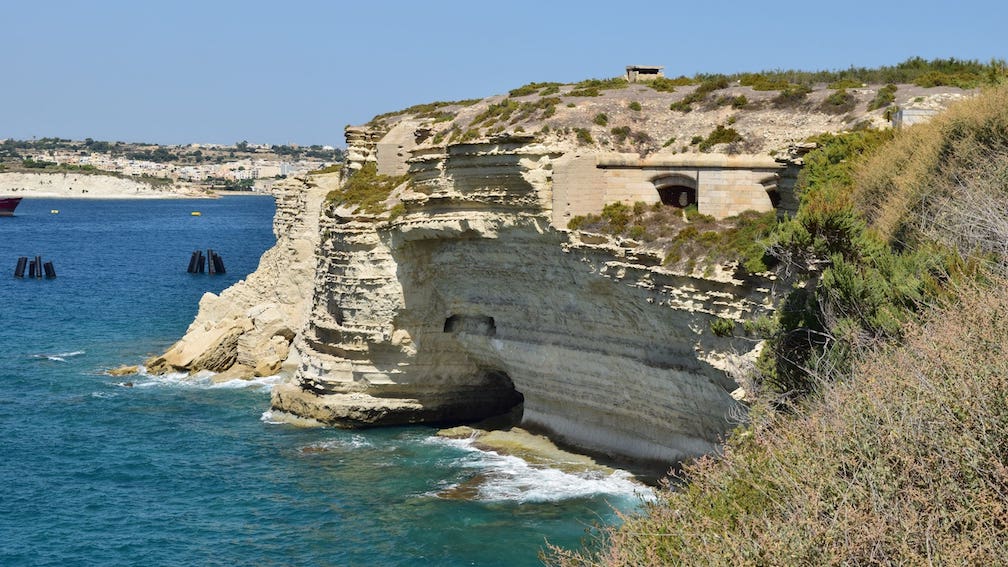 Fort Delimara-esterno grotte