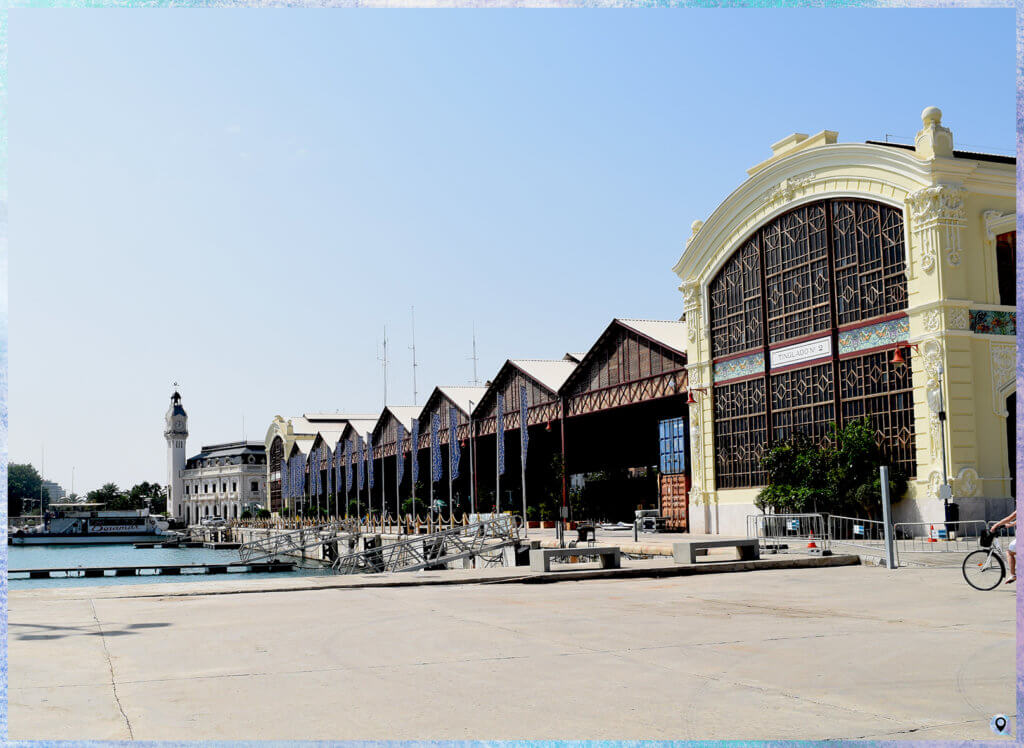 Marina di Valencia: il Tringlado e l'edificio del Reloj del Puerto di Valencia