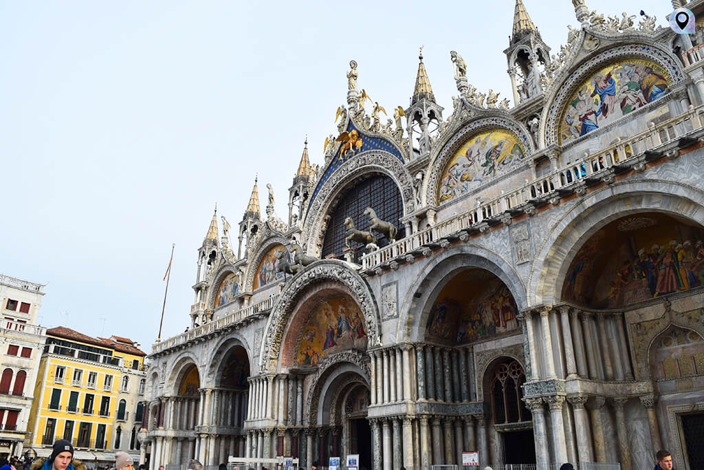 Facciata anteriore della Basilica di San Marco - weekend a Venezia